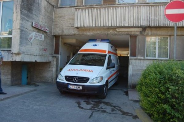 Un băieţel de 2 ani din Eforie a căzut de la etaj